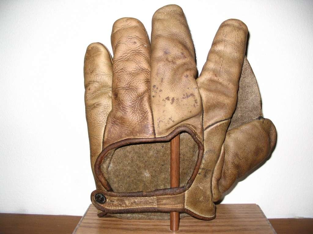 Early 1900's Goldsmith Crescent Glove Back Early Gloves & Mitts